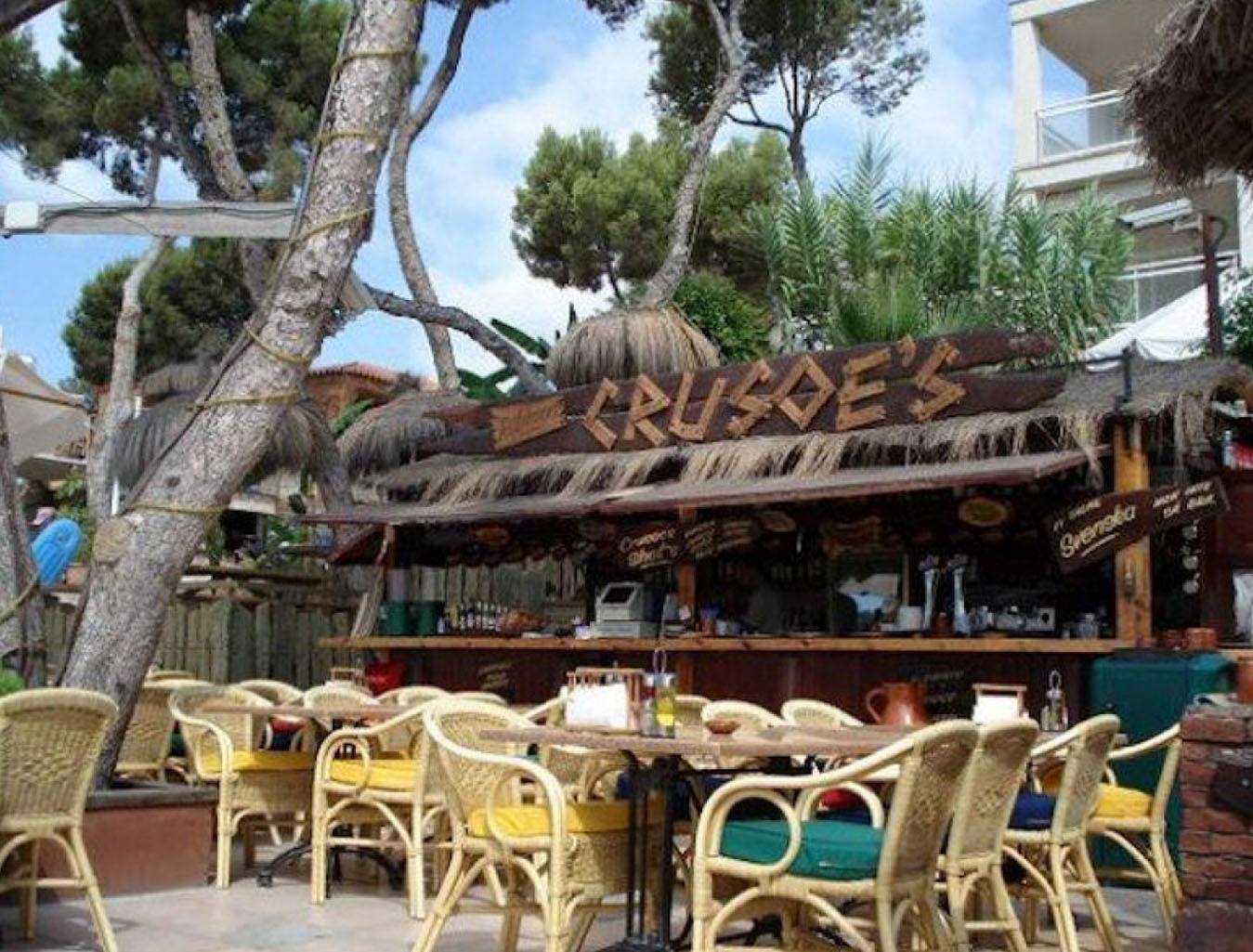 Crusoes Bar